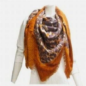 Coach Animal Print 100% Wool Scarf Gold and grey with fringe